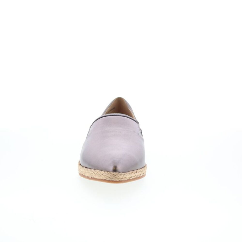Trotters Womens Estelle Silver Shoes (NWT) - Picture 3 of 7